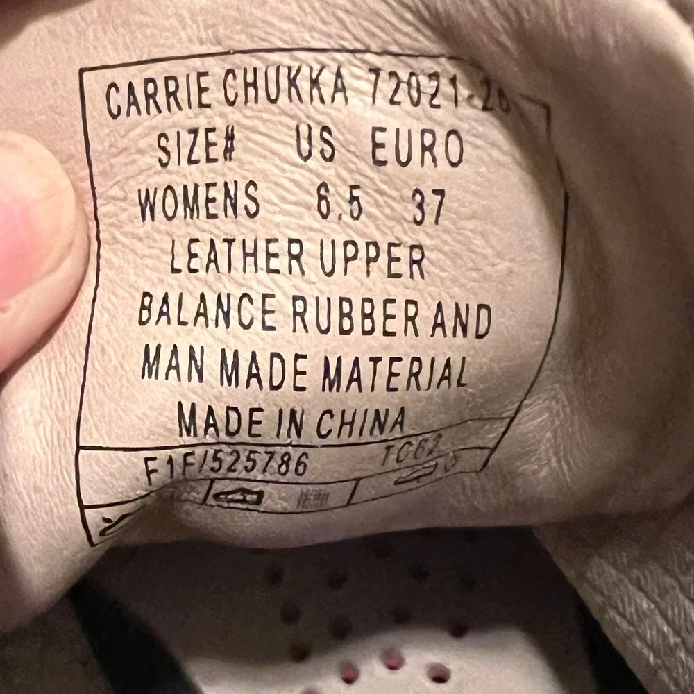 Bogs size 8.5 Carrie Chukka ankle boots